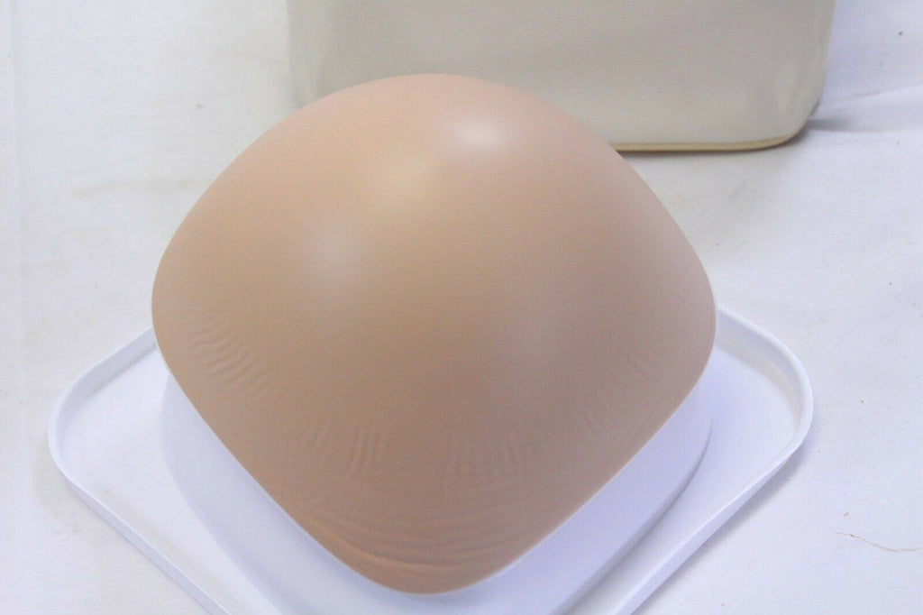 Natura Xtra Light Breast Form Size 8 Q15004