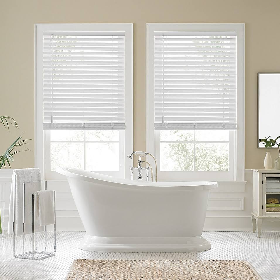 Faux Wood Cordless Shade in White R291687