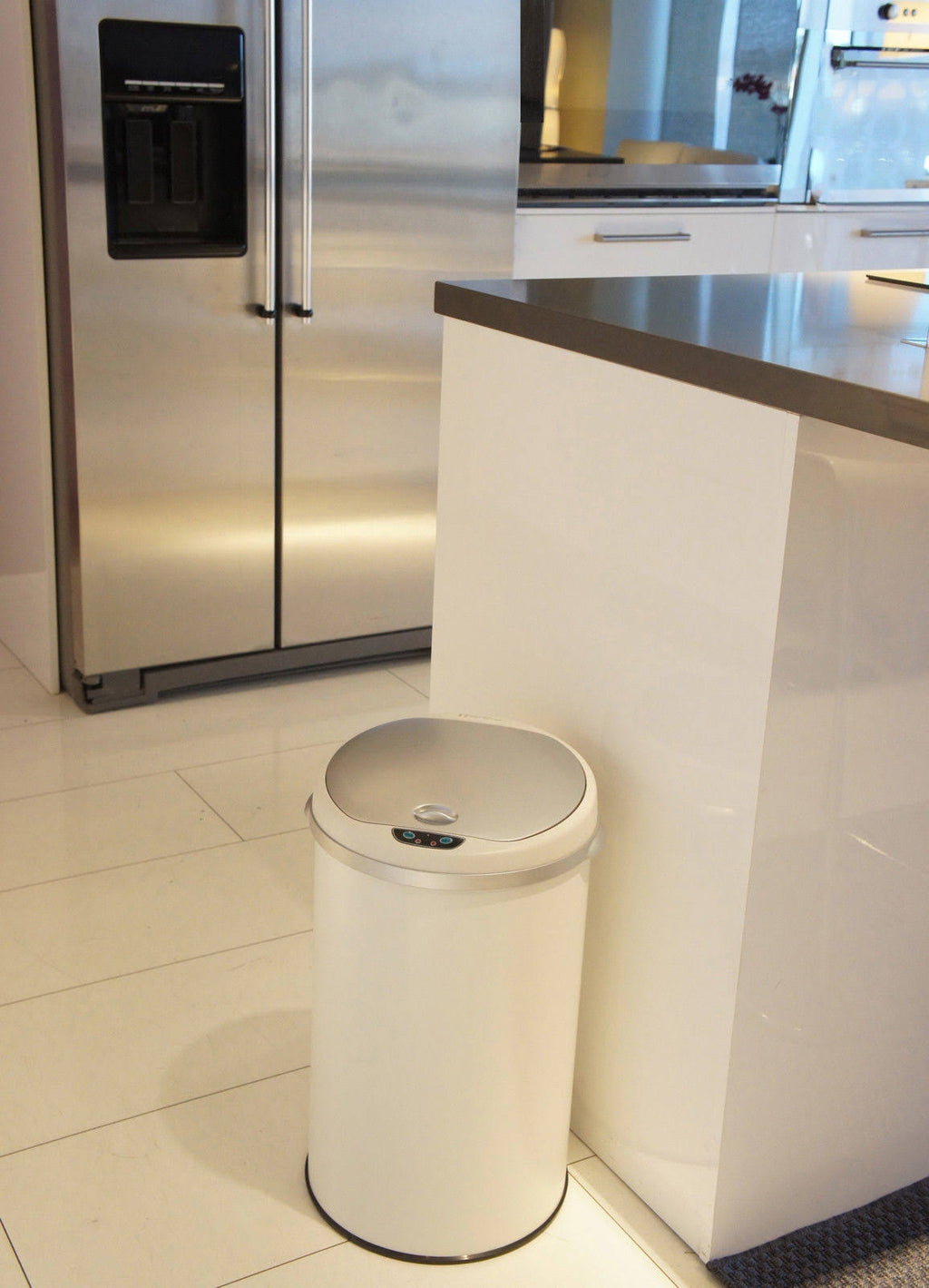 Pearl White 8 Gal Motion Sensor Trash Can G557529