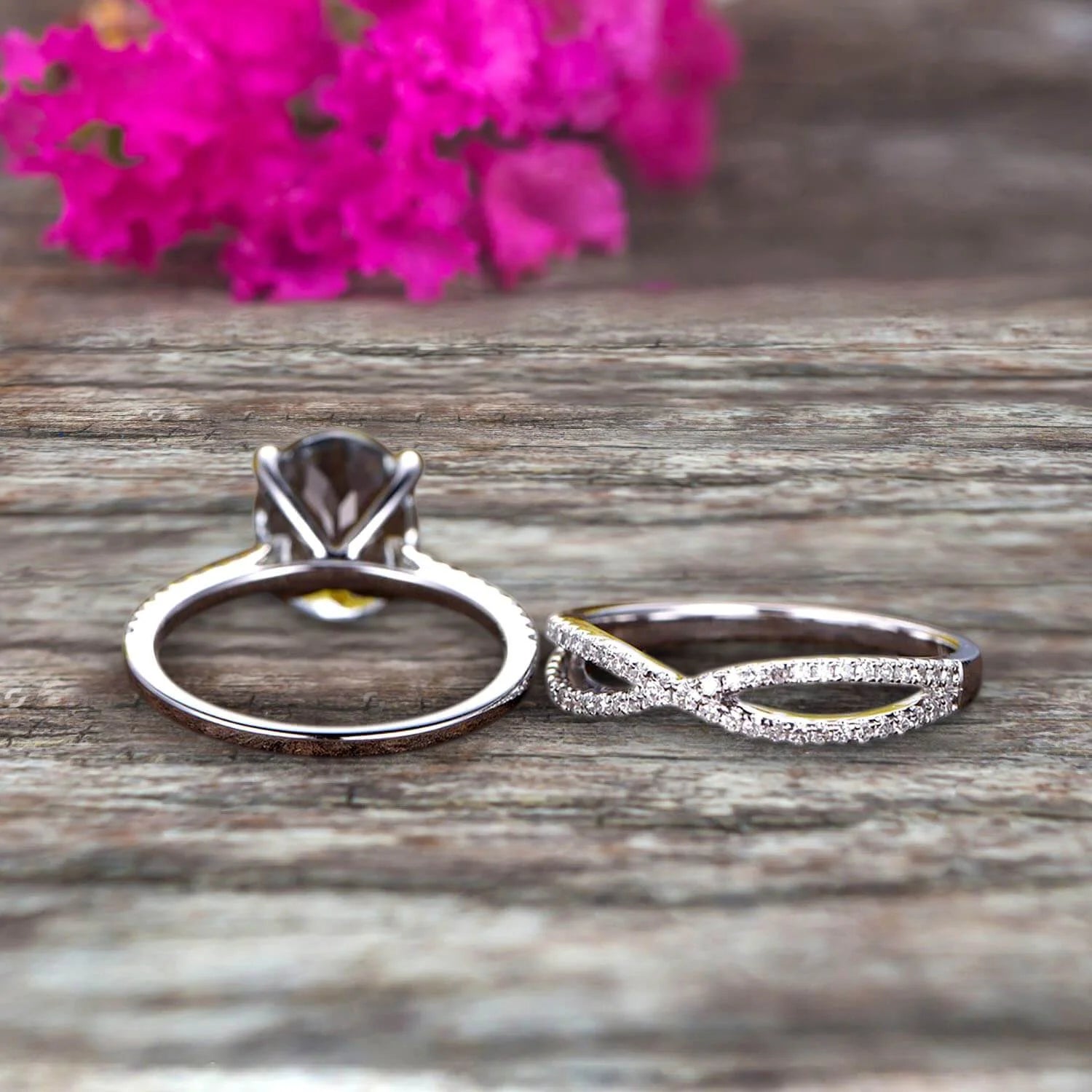 10k White Gold Oval Aquamarine Engagement Ring T49611