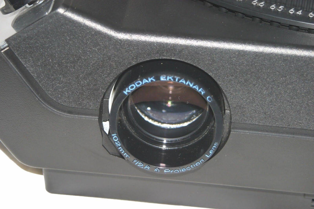 Carousel Projector with Remote Focus and 80-Slide Tray L36483