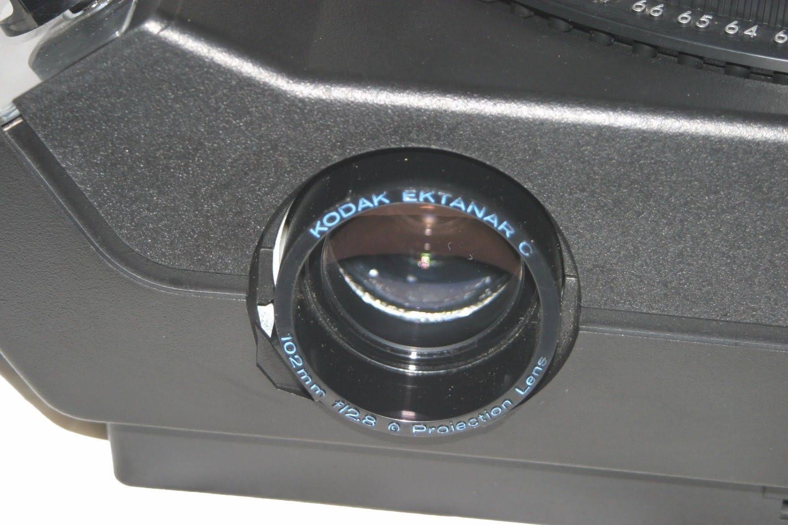 Carousel Projector with Remote Focus and 80-Slide Tray L36483