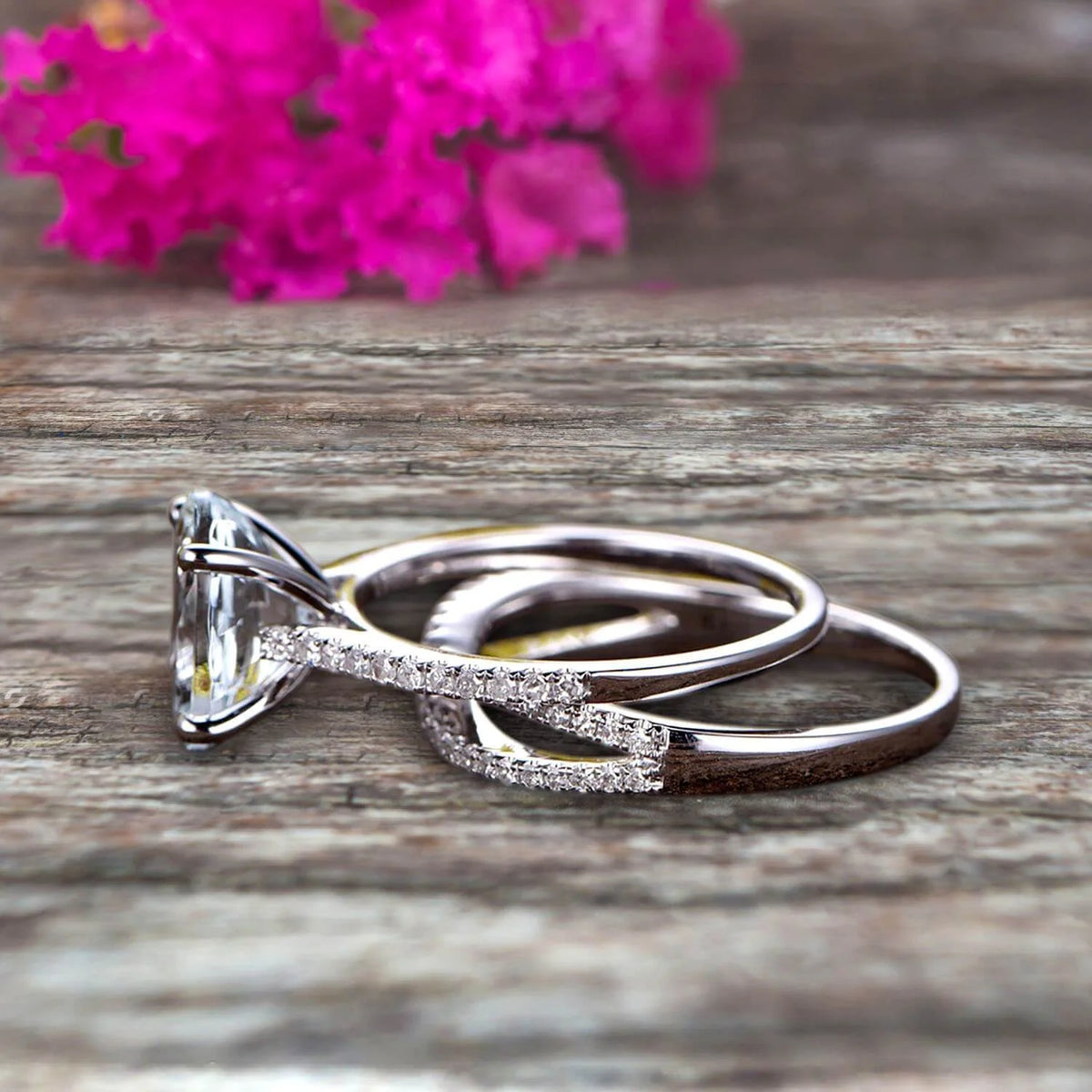 10k White Gold Oval Aquamarine Engagement Ring T49611