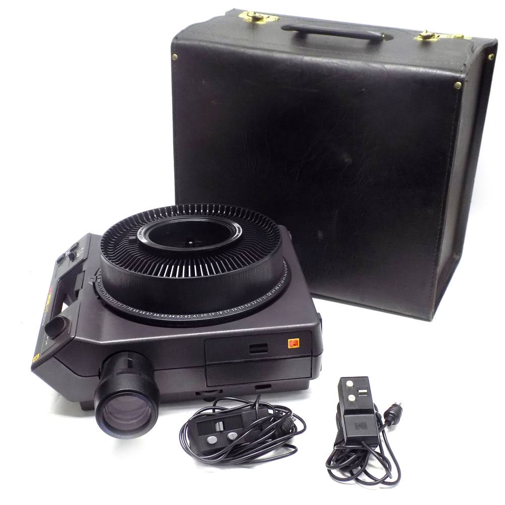 Carousel Projector with Remote Focus and 80-Slide Tray L36483